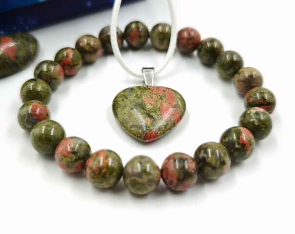 Unakit karkötő és szív medálos nyaklánc szett