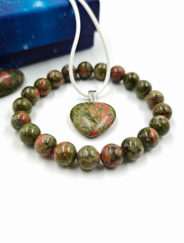 Unakit karkötő és szív medálos nyaklánc szett